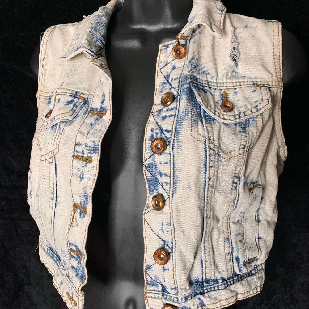 Acid washed denim vest